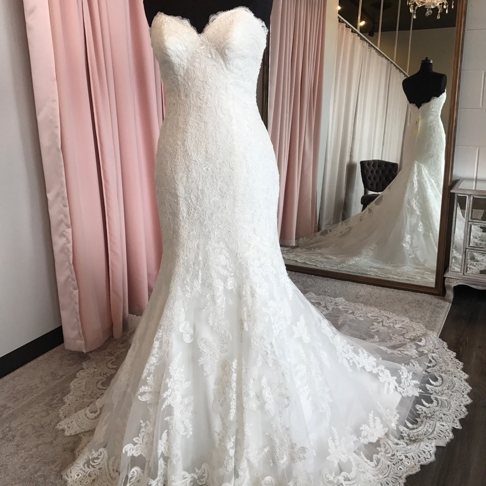 Allure Bridal Wedding Dress